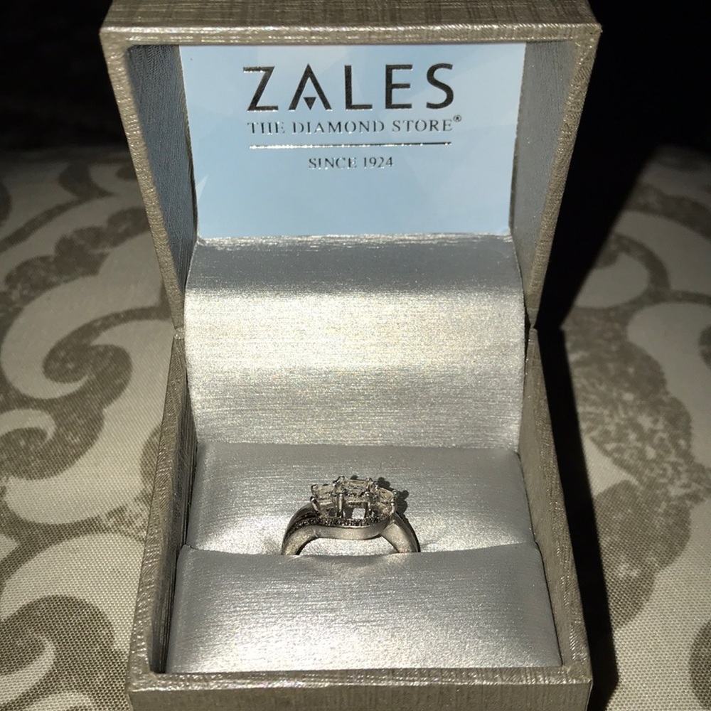 Zales ring